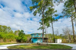 Hailey's Roundhouse - New & Unique Home w/ Water Access!