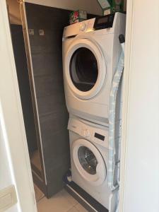 Bright studio close to everything!