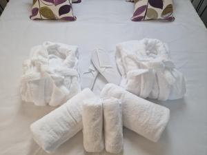 Blue Hills Luxury Apartment, Bay Front with Parking