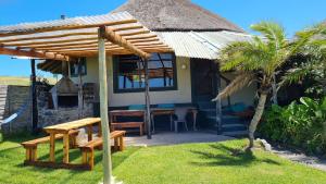 Beautiful rustic sea cottage, 2km Kob Inn
