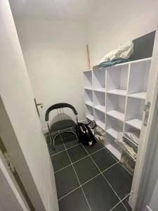 Un spacieux t2 en plein centre cours belsuns