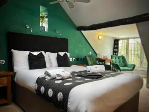 Deluxe Family Room room in Royal Oak Appleby