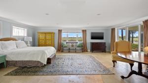 Hosta Cottage - Beautiful, Waterfront, Luxury