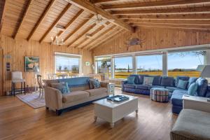 Huntington Farm - Pristine Historical Home Overlooking Cherrystone Creek!