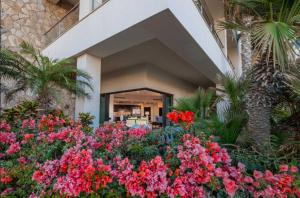 Oceanfront 3BR Condo at Diamante by The Agency Baja