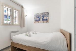 Family Sea view with pools near shops and beaches