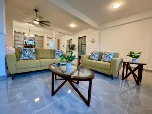 Mont Résidence offering a Loft and 3 Bedroom Apartment steps from the ferry - Proyecto Barracon