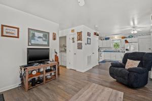 Lighthouse View - Water views & shared pool!