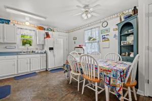 Lighthouse View - Water views & shared pool!