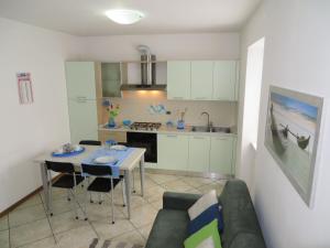 Apartment Mit 2 Schlafzimmern Und Balkon Bv2