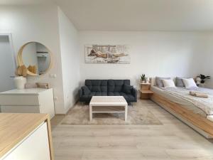 P194 Central Stylish Cosy Home