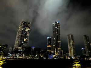 Comfortable 2BR 5 Queen Beds, Netflix & Free Parking - Ubytování bez kategorie ve městě Jelutong