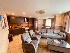 Country , two bedroom and livingroom on Main Street - Çekme