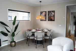 Luxe chalet 5p met hottub midden in het bos - Boshuisje Casa Kuin