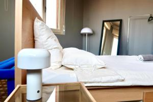 Spacious Esthers Room E Near SMN