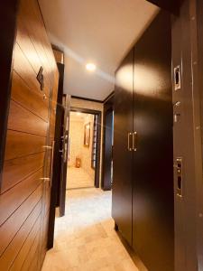 Retro, two bedroom and livingroom on Main Street