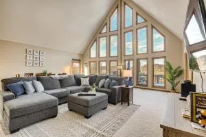 Apple Valley Home, Shared Golf Course On-Site - Butler