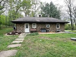 Whitefish Cabin- Your cozy cabin in the woods! - Oak Hill