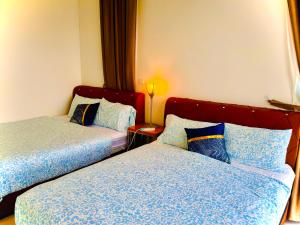 Modern 2BR Home 5 Queen Beds, Near Attractions
