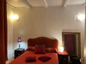 Sejours chez l'habitant Les Arches du Cloitre : photos des chambres