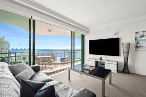 Palm View Getaway with Ocean Views - Mantra