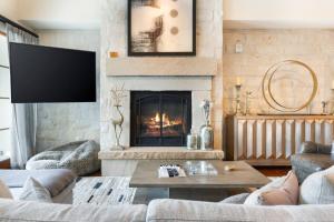 Luxury Ritz Carlton Condo with Views