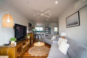 2867HPS The Marine In Palm Beach Central 2B Apartment