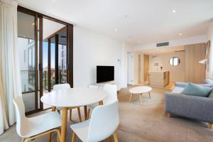 Broadbeach Apartment Central, WiFi Secure Park