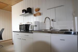 SEA YOU- Ruhige Wohnung mit Terrasse nur 5 Minuten zur Müritz