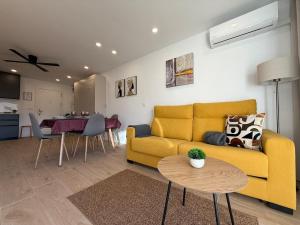 Sunny & Stylish beach apartment