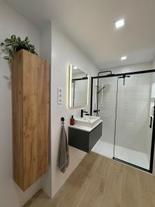 Sunny & Stylish beach apartment