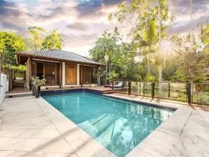 Pool Tennis and Cinema 7Beds Bali Inspired Retreat - Jindalee