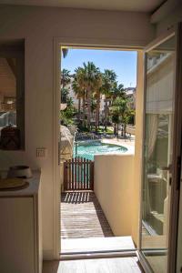 Luxury house with Swimming Pool, Garage and WIFI