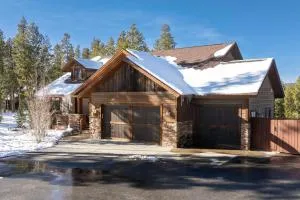 Wagon Ranch Ultimate Retreat with Hot Tub - Tabernash