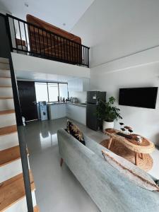 NEW Cozy mezzanine loft in Pererenan