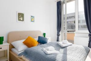 2 bedroom apartment with a terrace near the metro