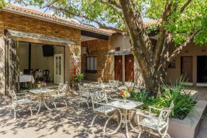 Moyres Guest House