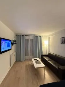 Studio moderne à paris - 让蒂伊