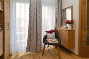 Budget Double Room with Balcony room in Willi's Bauernhof