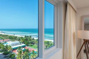 Oceanview Private Condo at 1 Hotel & Homes -915