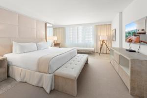 Oceanview Private Condo at 1 Hotel & Homes -915