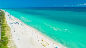 Oceanfront Private Condo at 1 Hotel & Homes -1219