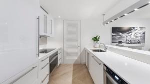 2B Ocean View Private Residence at South Beach - 804