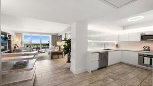 Luxurious Private Condo at 1 Hotel & Homes - 1545