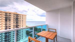 Oceanview Private Condo at 1 Hotel & Homes -1211