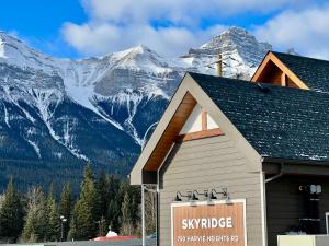 Mountain View Luxury Condo at Banff Entrance
