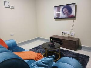 Modern Safari 2 Bedroom Escape with Mt Kenya Views - Nanyuki CBD at MGs Mountain Nest