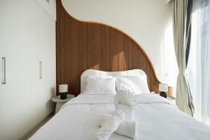 Luxury Stay Burj Views and Direct Dubai Mall Access