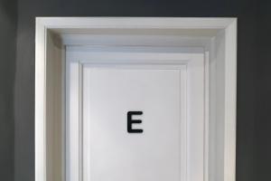 Spacious Esthers Room E Near SMN