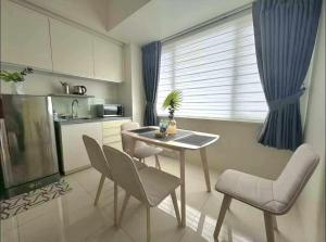 Calyx Residences with Infinity pool